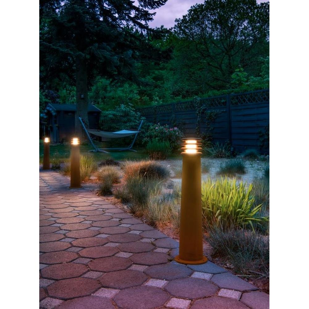 kertepites kerttervezes rozsda corten korten acel vizallo kulteri design modern kerti industry ipari kerti allolampa lampa kertvilagitas.jpg